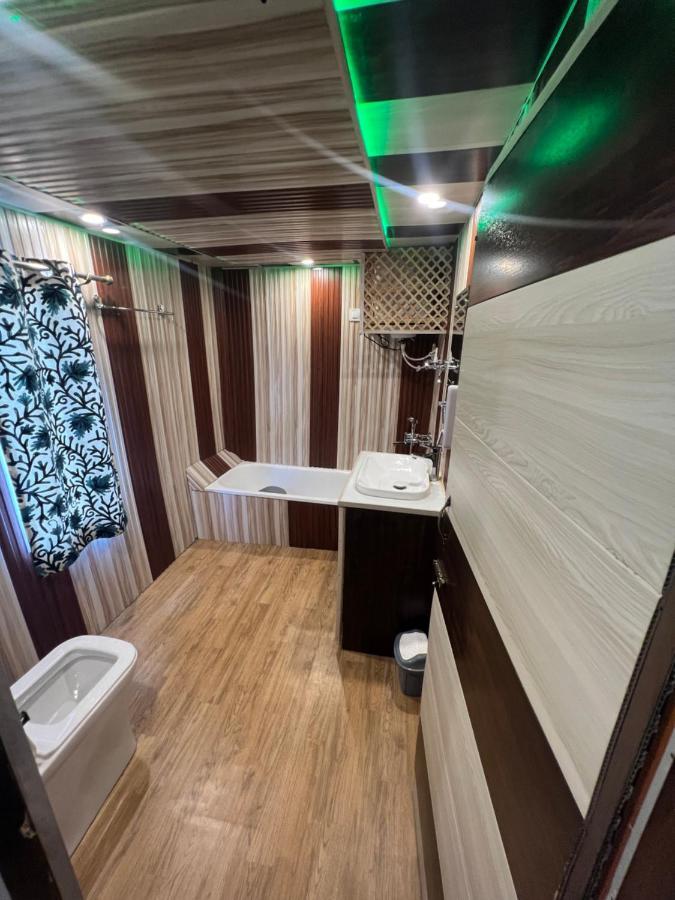Hotel Aristotle Group Of Houseboats & Transportation Srīnagar Exteriér fotografie