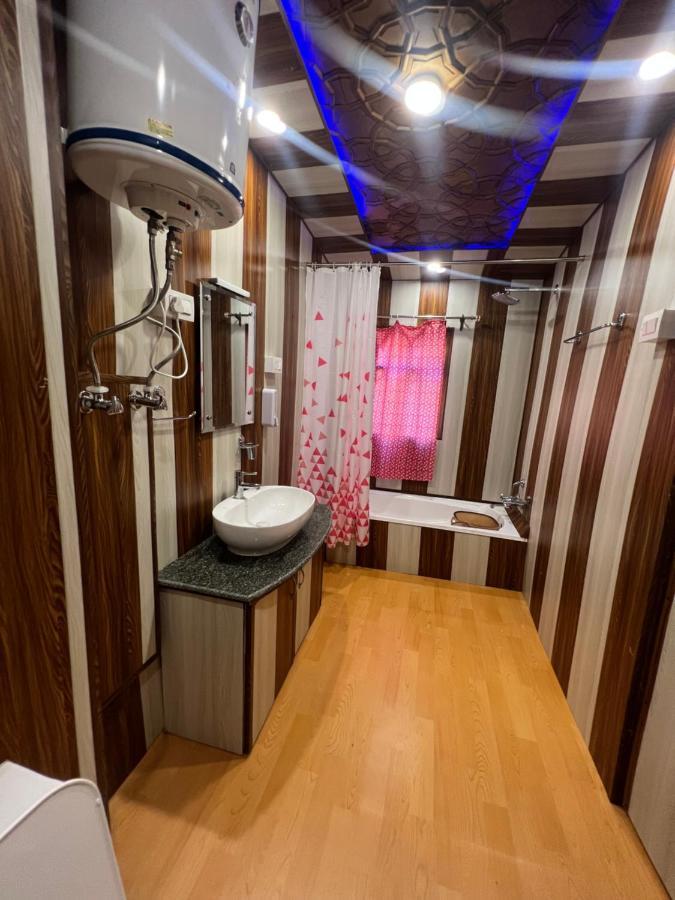 Hotel Aristotle Group Of Houseboats & Transportation Srīnagar Exteriér fotografie