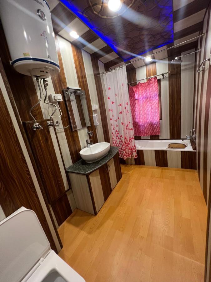 Hotel Aristotle Group Of Houseboats & Transportation Srīnagar Exteriér fotografie